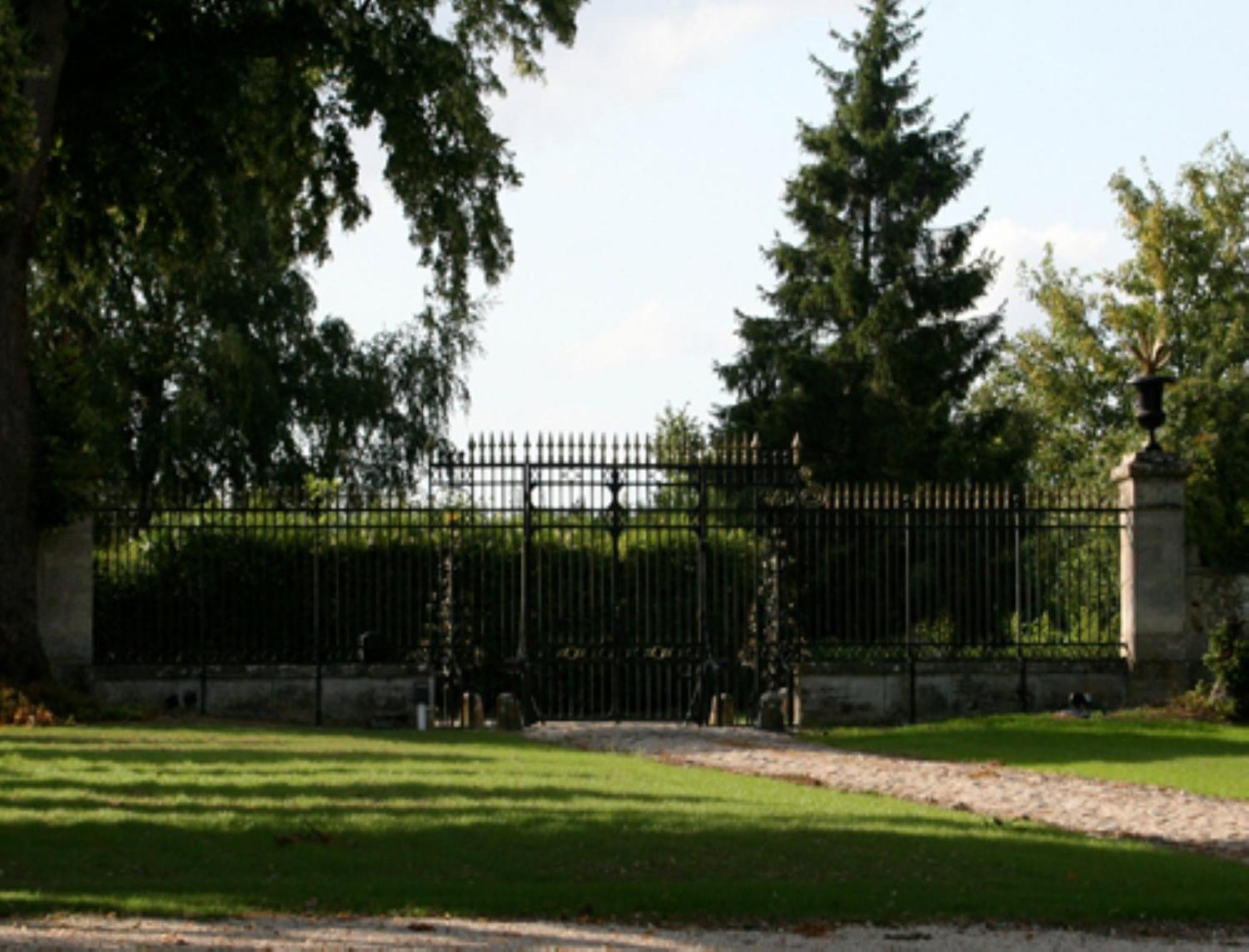 Chateau De Maudetour Bagian luar foto